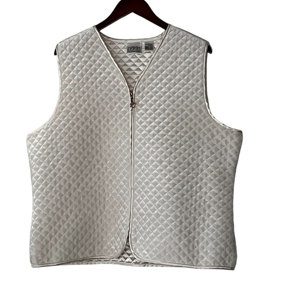 90's LIZ CLAIBORNE Villager Sport Pearl White Quilted Velvet Vest Size 1 (XL) - Picture 14 of 15